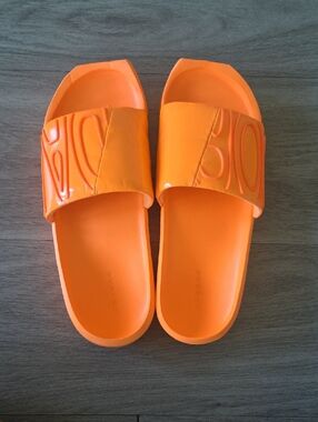 Jordan's NOLA slides Size 8. Bright Orange!